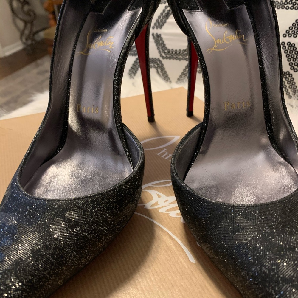 authentic Christian Louboutin size 40. Box,dust bag included excellent condition - Picture 3 of 11